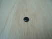 Petit bouton pate de verre noir   10-107