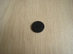 Trois boutons creux plastique noir forme ronde   17-60