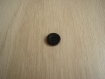 Trois boutons noir rond avec rebord incliné   26-95