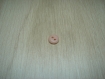 Quatre boutons oeil de chat en pate de verre rose    10-115