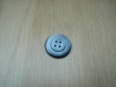 Deux gros boutons lisse bleu gris nacré  15-52