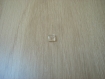 Deux boutons carré en pate de verre transparent  15-49