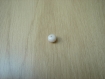 Deux perles pate de verre  blanc 11 mm  25-89