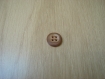  deux boutons forme ronde et carré arrondie marron  1-114