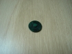 Deux boutons à queu bombé vert marbré  24-100