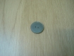Trois boutons bombé gris nacré  22-32
