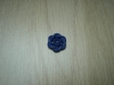 Bouton bleu fleur entrelacet et ajouré  28-72