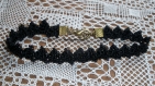 Bracelet noir fil polyester et rocailles noir irisé