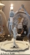 Bougeoir angelot et sa coupelle ovale patinés ficelle et blanc poudré sur les reliefs