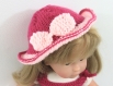 Ensemble vetements pour poupee - habit poupee - ensemble d'ete : maillot, chapeau et tong rose tendre et rose soutenu