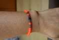 Bracelet perle orange et noir, perles de verre givrées, bracelet élastique, fait main, idée cadeau, anniversaire