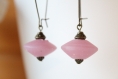Boucles d'oreille rose translucide, perles de verre, bijou bohème, fait main, idée cadeau, anniversaire