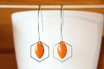 Boucles d'oreilles orange, sequin émaillé, acier inoxydable, hexagonale, minimaliste, bijou de créateur, idée cadeau, noël, anniversaire