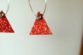 Boucles d'oreilles créole cuir rouge, imprimé style galuchat, triangle, minimaliste, tendance, cadeau, anniversaire, noël