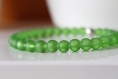 Bracelet perles de verre givrées vert mousse, bracelet élastique, fait main, idée cadeau, anniversaire, noël