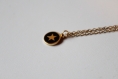 Collier fin doré, pendentif étoile sur fond noir, chaîne acier inoxydable, fait main, bijou minimaliste, idée cadeau