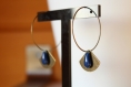 Boucles d'oreilles créole bronze et bleu nuit, sequin émaillé, minimaliste, tendance, cadeau, anniversaire, noël