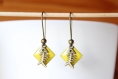Boucle d'oreille jaune, poisson bronze, minimaliste, idée cadeau, anniversaire, noël