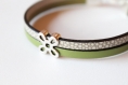 Bracelet femme cuir, bijoux fait main, cadeau femme, mariage, vert pistache, gris tacheté, passant fleur argenté
