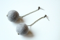 Boucles d'oreille laine feutrée, gris souris, bijou tendance, pendante, originales, fait main, cadeau de noël, anniversaire