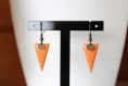 Boucles d'oreilles orange mandarine, graphique, sequin émaillé triangle, rond bronze, idée cadeau, minimaliste