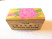 Coffret/boîte à bijoux, en bois avec une rose
