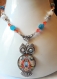 Collier perles facettes bleu, blanc, argenté/ cristal de swarovski orange/ pendentif hibou cabochon en verre et support métal argenté