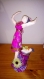 Figurine danseuse sur tonneau en papier journal et decopatch