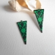 2 pendentifs émaillés vert pré et noir  faces 42,5x18 mm
