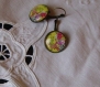 Boucles d'oreilles dormeuses en metal couleur bronze image sous dome en verre bombe 18 mm collection fleurs japonaise