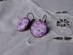 Boucles d'oreilles dormeuses en metal couleur bronze  image sous dome en verre bombe 18 mm collection  purple