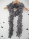 écharpe tricottée en laine fantaisie pompons prune