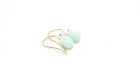 Crochets d'oreilles en or gold filled , perle de verre turquoise 