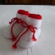Chaussons noël blancs bord rouge pour bébé