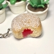 Porte-clé beignet à la fraise croqué