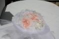 Bouquet de broches et fleurs tissus pour mariée romantique 