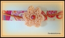 Bracelet tissu liberty motif multicolore sur fond écru et fleur au crochet en coton orange pastel avec petite 