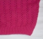 Pull bébé à motifs rose fuchsia tricoté main taille 12 mois