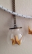 Collier sautoir globe en verre  *** origami grue  jaune  et blanc  ***  motif vagues japonaises