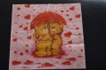 Très jolie serviette en papier 2 ours sous une pluie de coeurs rouges