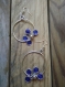 Boucle d'oreille créole et fleur bleu