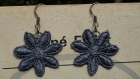 Boucles d'oreilles fleur gris fonce et bronze - fait main - unique