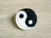 Broche yin et yang, en feutrine, fait main, petit cadeau de noel zen 