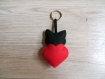 Porte clé chat personnalisé, dans un coeur, en feutrine, fait main, cadeau amoureux