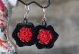 Boucles d'oreille - fleur rouge et noire