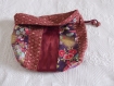 Pochon en tissu japonais style patchwork  bordeaux et fleurs 