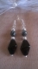 Boucles d'oreilles fantaisies avec perles noires et grises idée cadeaux