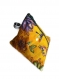 Trousse de maquillage forme berlingot en tissu jaune motif papillon et fleur 