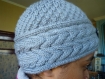 Bonnet gris pour femme en laine.