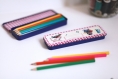 Petite boîte de crayons de couleurs arc-en-ciel, pour dessiner et colorier 